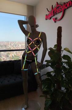 Pole Dans Giyim Işıkla Yansıyan Seksi Harness